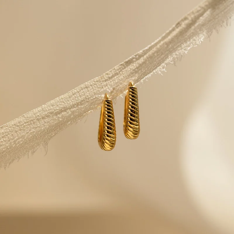 women minimalistic earrings -Bold Ribbed Hoops