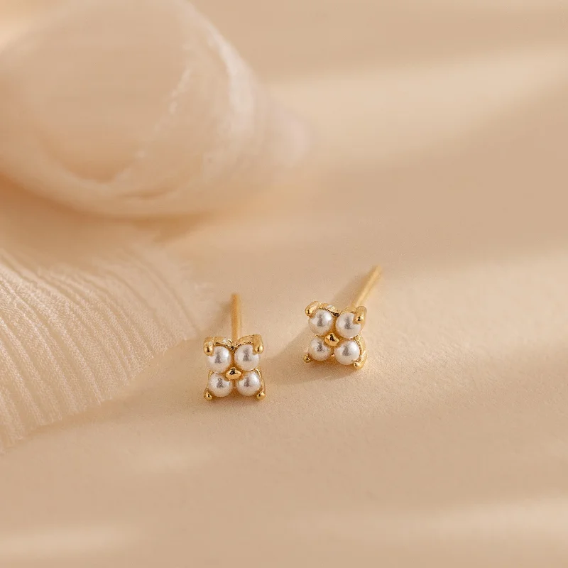 women eco-conscious earrings -Pearl Ivy Flower Studs